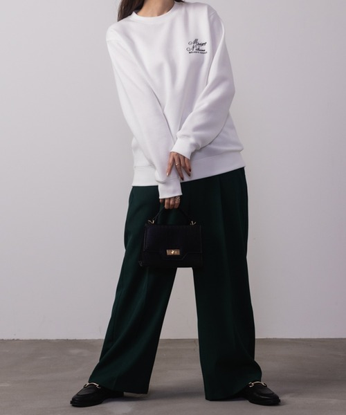 Mac-House（マックハウス）の「裏起毛ワンポイント刺繍入りトレーナー（スウェット・レディース・オートミール/チャコールグレー/ピンク/ブラウン/ホワイト/グリーン系その他/ベージュ/ブルー系その他/ホワイト系その他/グレー系その他/ピンク系その他/イエロー・フリー）」の13枚目の写真