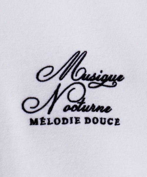Mac-House（マックハウス）の「裏起毛ワンポイント刺繍入りトレーナー（スウェット・レディース・オートミール/チャコールグレー/ピンク/ブラウン/ホワイト/グリーン系その他/ベージュ/ブルー系その他/ホワイト系その他/グレー系その他/ピンク系その他/イエロー・フリー）」の20枚目の写真