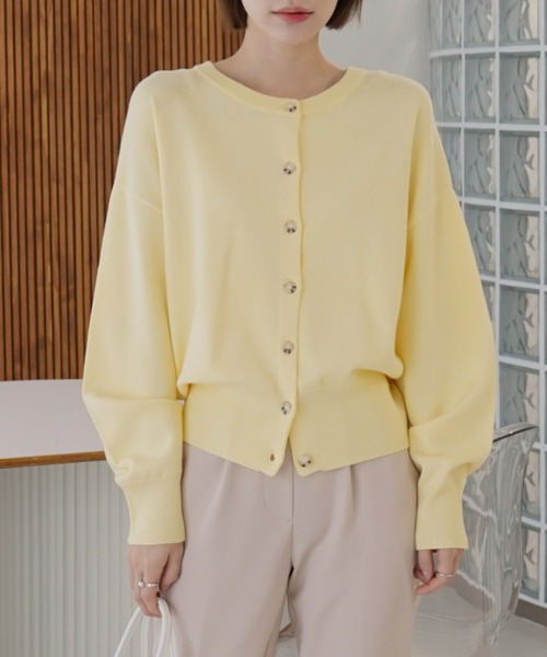 SHOPLIST styled by DHOLIC(ショップリストスタイルドバイディーホリック)の「【SHOPLIST styled by DHOLIC 限定】クルーネック ニット カーディガン(カーディガン/ボレロ・レディース・クリーム/ブルー/イエロー/オレンジ/ブラック/ライトベージュ・FREE)」の5枚目の写真