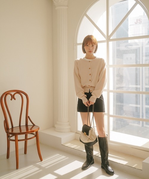SHOPLIST styled by DHOLIC(ショップリストスタイルドバイディーホリック)の「【SHOPLIST styled by DHOLIC 限定】クルーネック ニット カーディガン(カーディガン/ボレロ・レディース・クリーム/ブルー/イエロー/オレンジ/ブラック/ライトベージュ・FREE)」の12枚目の写真