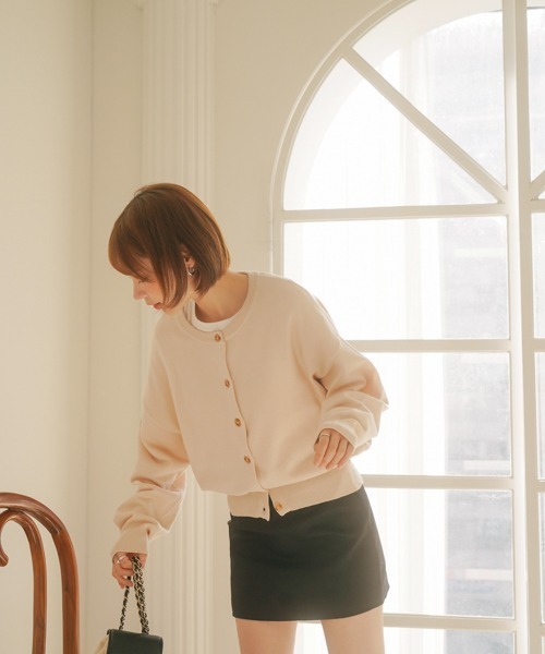 SHOPLIST styled by DHOLIC(ショップリストスタイルドバイディーホリック)の「【SHOPLIST styled by DHOLIC 限定】クルーネック ニット カーディガン(カーディガン/ボレロ・レディース・クリーム/ブルー/イエロー/オレンジ/ブラック/ライトベージュ・FREE)」の15枚目の写真