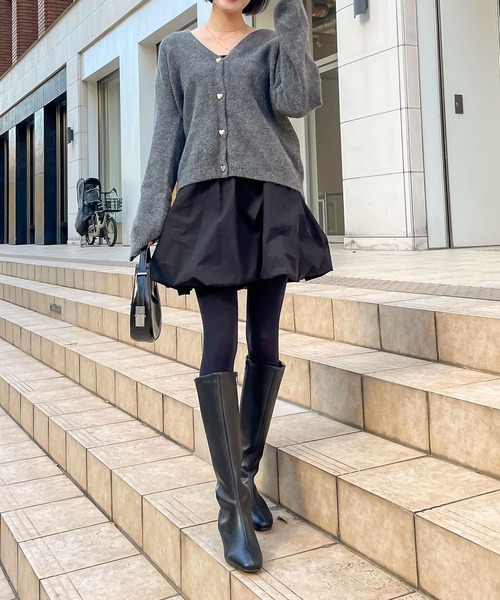 KOBE LETTUCE（コウベレタス）の「ハートボタンニットカーディガン（カーディガン/ボレロ・レディース・ロイヤルブルー/アイボリー/チャコールグレー/ブラウン・M）」の5枚目の写真