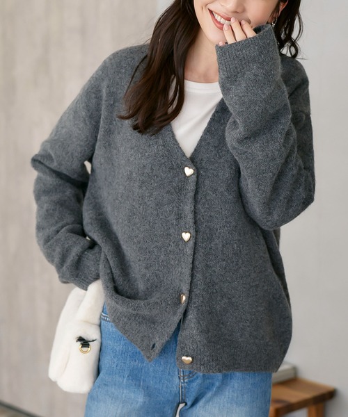 KOBE LETTUCE（コウベレタス）の「ハートボタンニットカーディガン（カーディガン/ボレロ・レディース・ロイヤルブルー/アイボリー/チャコールグレー/ブラウン・M）」の6枚目の写真