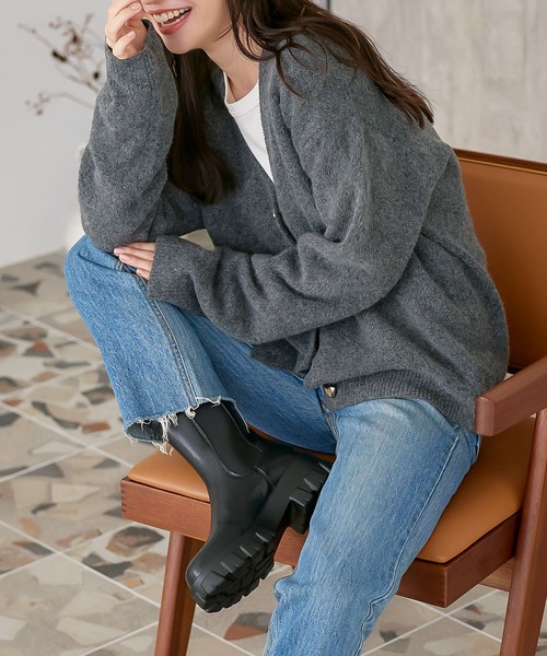 KOBE LETTUCE（コウベレタス）の「ハートボタンニットカーディガン（カーディガン/ボレロ・レディース・ロイヤルブルー/アイボリー/チャコールグレー/ブラウン・M）」の9枚目の写真