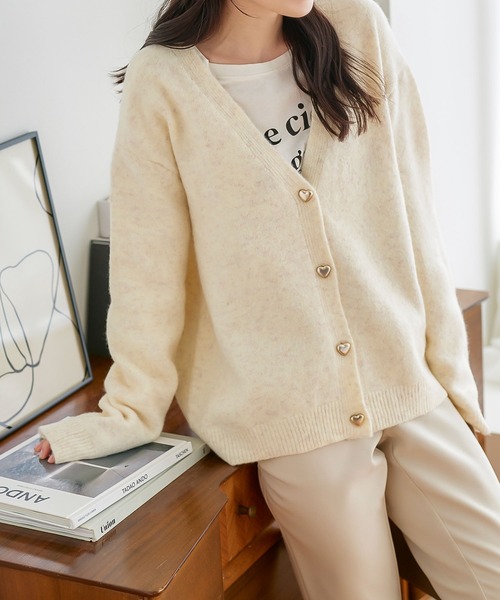 KOBE LETTUCE（コウベレタス）の「ハートボタンニットカーディガン（カーディガン/ボレロ・レディース・ロイヤルブルー/アイボリー/チャコールグレー/ブラウン・M）」の10枚目の写真