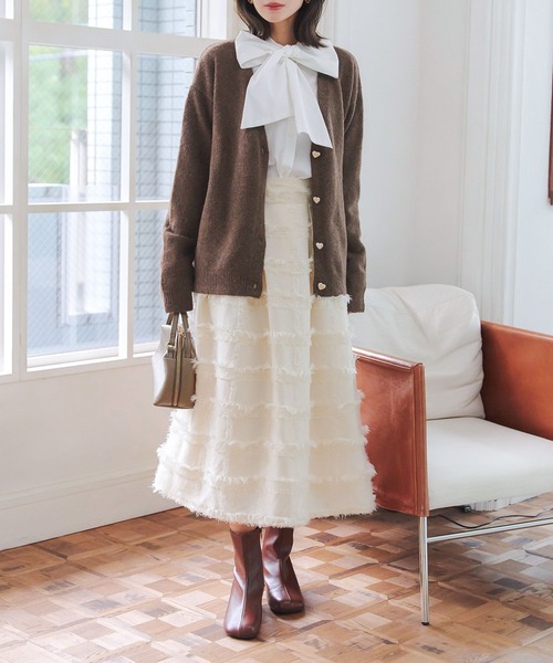 KOBE LETTUCE（コウベレタス）の「ハートボタンニットカーディガン（カーディガン/ボレロ・レディース・ロイヤルブルー/アイボリー/チャコールグレー/ブラウン・M）」の20枚目の写真