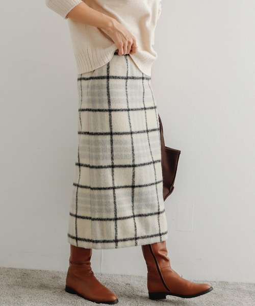 URBAN RESEARCH DOORS（アーバンリサーチドアーズ）の「シャギーチェックストレートスカート（スカート・レディース・ブラウン系その他/ベージュ系その他・MEDIUM）」の17枚目の写真