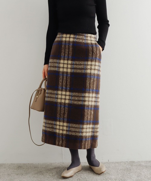 URBAN RESEARCH DOORS（アーバンリサーチドアーズ）の「シャギーチェックストレートスカート（スカート・レディース・ブラウン系その他/ベージュ系その他・MEDIUM）」の14枚目の写真