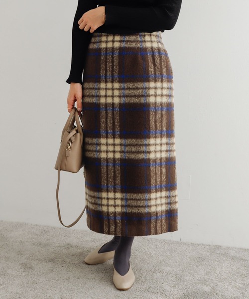 URBAN RESEARCH DOORS（アーバンリサーチドアーズ）の「シャギーチェックストレートスカート（スカート・レディース・ブラウン系その他/ベージュ系その他・MEDIUM）」の18枚目の写真