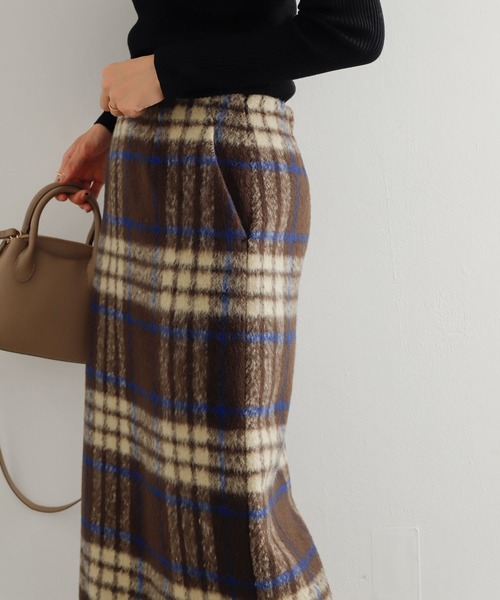 URBAN RESEARCH DOORS（アーバンリサーチドアーズ）の「シャギーチェックストレートスカート（スカート・レディース・ブラウン系その他/ベージュ系その他・MEDIUM）」の5枚目の写真