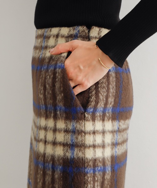 URBAN RESEARCH DOORS（アーバンリサーチドアーズ）の「シャギーチェックストレートスカート（スカート・レディース・ブラウン系その他/ベージュ系その他・MEDIUM）」の6枚目の写真