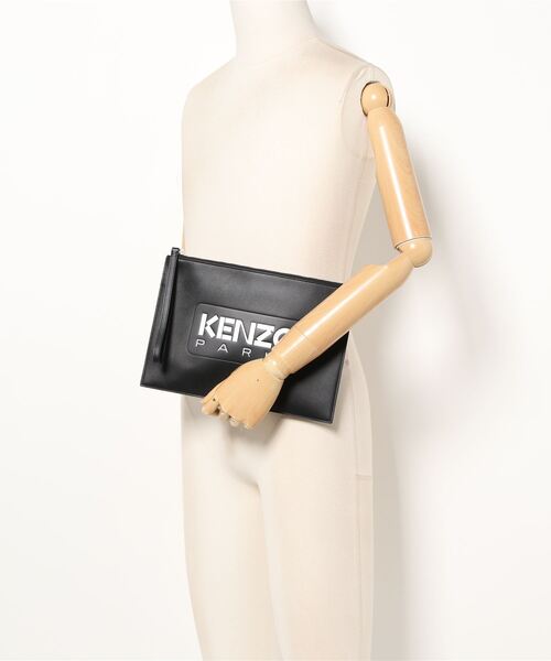 KENZO（ケンゾー）の「ラージ 'KENZO Emboss' レザー ポーチ（ポーチ・レディース・ブラック系その他・ONE SIZE）」の5枚目の写真