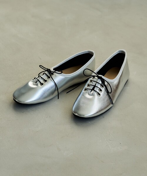 FREAK'S STORE（フリークスストア）の「限定展開　ROVERETO/ロベレート　レースアップ パンプス（フラットシューズ）（パンプス・レディース・ナチュラル/シルバー/ブラック・LARGE/MEDIUM/SMALL）」の3枚目の写真