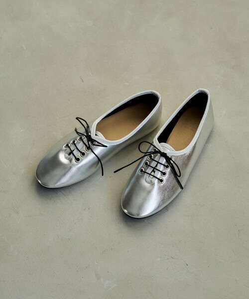 FREAK'S STORE（フリークスストア）の「限定展開　ROVERETO/ロベレート　レースアップ パンプス（フラットシューズ）（パンプス・レディース・ナチュラル/シルバー/ブラック・LARGE/MEDIUM/SMALL）」の6枚目の写真