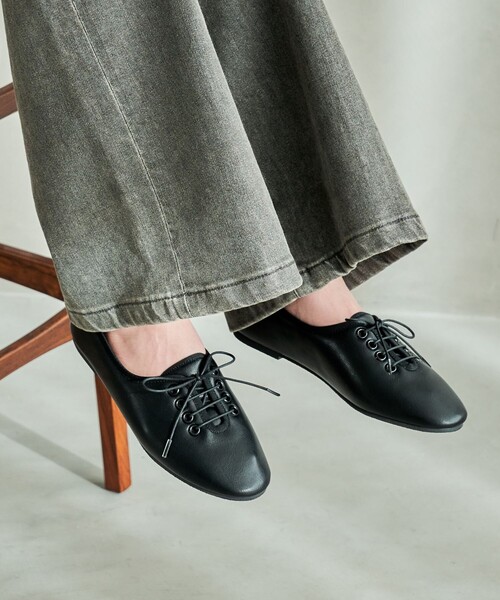 FREAK'S STORE（フリークスストア）の「限定展開　ROVERETO/ロベレート　レースアップ パンプス（フラットシューズ）（パンプス・レディース・ナチュラル/シルバー/ブラック・LARGE/MEDIUM/SMALL）」の7枚目の写真