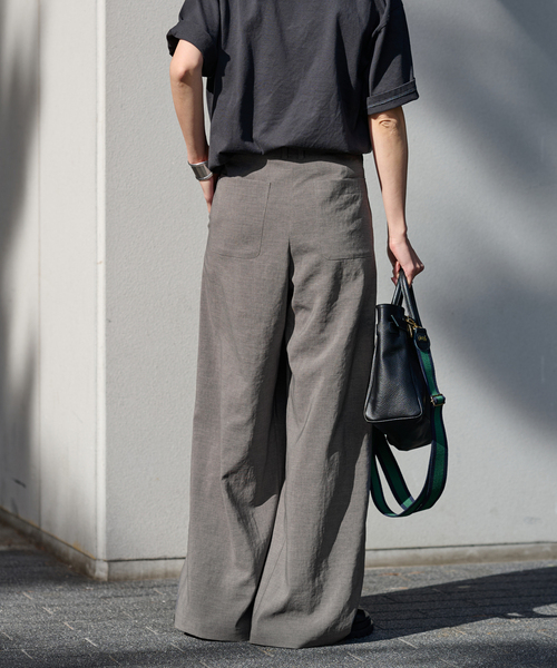 FRAMeWORK(フレームワーク)の「《追加》撥水強撚ポリエステルラップワイドパンツ(その他パンツ・レディース・チャコールグレー/ベージュ/スミクロ・34/36/38/40)」の13枚目の写真