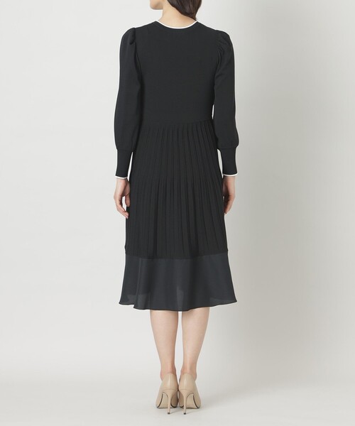 TO BE CHIC(トゥー ビー シック)の「レーヨンナイロンコンビ ニットワンピース(ワンピース・レディース・ブラック/ベージュ・40/42)」の8枚目の写真