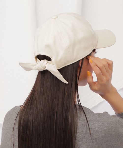 JILL by JILL STUART(ジルバイジルスチュアート)の「リボンキャップ(ハット・レディース・ホワイト/ブラック・FREE)」の2枚目の写真