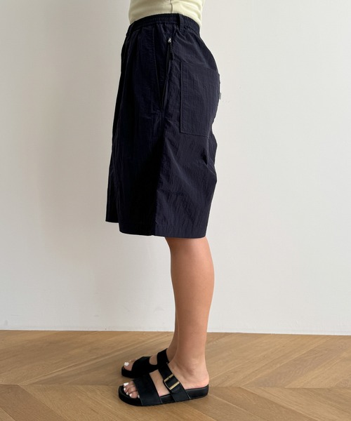 CANAL JEAN（キャナルジーン）の「SUPERTHANKS　ネオショートスラックス（スラックス・レディース・ブラック/ネイビー・SMALL）」の17枚目の写真