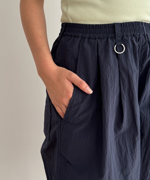 CANAL JEAN（キャナルジーン）の「SUPERTHANKS　ネオショートスラックス（スラックス・レディース・ブラック/ネイビー・SMALL）」の20枚目の写真