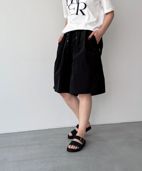 CANAL JEAN（キャナルジーン）の「SUPERTHANKS　ネオショートスラックス（スラックス・レディース・ブラック/ネイビー・SMALL）」の9枚目の写真