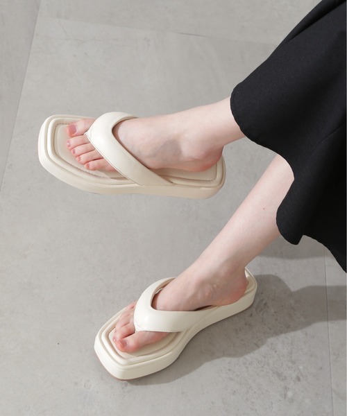 N.(N. Natural Beauty Basic)(エヌエヌナチュラルビューティーベーシック)の「◆フラットトングサンダル(サンダル・レディース・ホワイト/ブラック・LARGE/MEDIUM)」の3枚目の写真