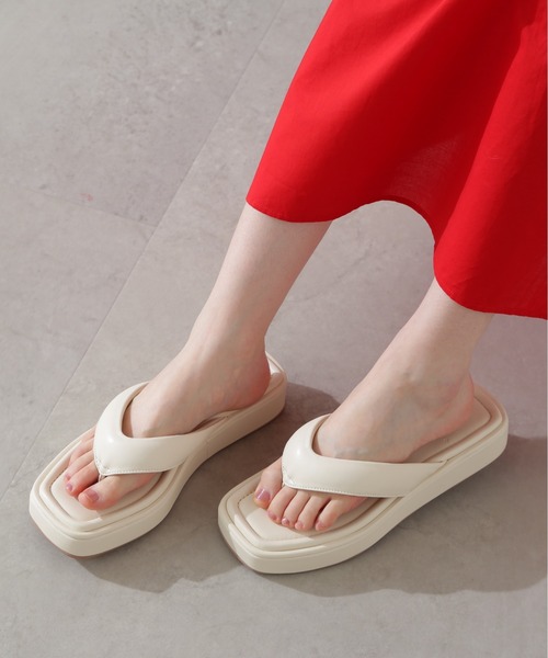 N.(N. Natural Beauty Basic)(エヌエヌナチュラルビューティーベーシック)の「◆フラットトングサンダル(サンダル・レディース・ホワイト/ブラック・LARGE/MEDIUM)」の4枚目の写真