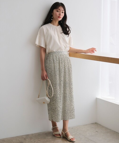 ANY SIS（エニィスィス）の「汗ジミ防止加工カット ブラウス（Tシャツ/カットソー・レディース・ブラック系/アイボリー系/ライトグリーン系/パープル系/イエロー系・2）」の8枚目の写真