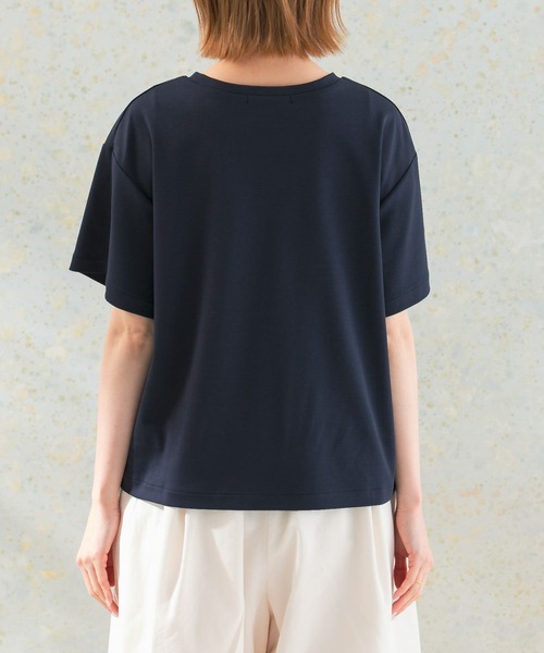 URBAN RESEARCH ROSSO WOMEN(アーバンリサーチ ロッソ)の「汗染み防止スーピマコットンTシャツ(Tシャツ/カットソー・レディース・オフホワイト/ライトベージュ/ライトグレー/ネイビー・FREE)」の18枚目の写真