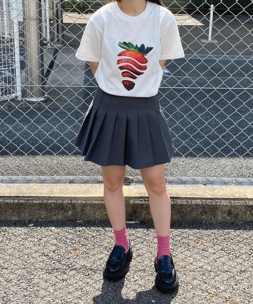 UNIT CHEST（ユニットチェスト）の「【UNIT CHEST】unique unisex T-shirt　OIF designer eggs コラボT Strawberry byHARUKA YAMASAKI（Tシャツ/カットソー・メンズ・ブラック/ホワイト・L/M/S）」の6枚目の写真