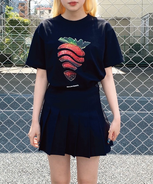 UNIT CHEST（ユニットチェスト）の「【UNIT CHEST】unique unisex T-shirt　OIF designer eggs コラボT Strawberry byHARUKA YAMASAKI（Tシャツ/カットソー・メンズ・ブラック/ホワイト・L/M/S）」の13枚目の写真