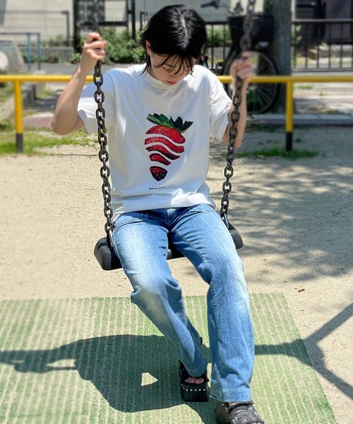 UNIT CHEST（ユニットチェスト）の「【UNIT CHEST】unique unisex T-shirt　OIF designer eggs コラボT Strawberry byHARUKA YAMASAKI（Tシャツ/カットソー・メンズ・ブラック/ホワイト・L/M/S）」の21枚目の写真