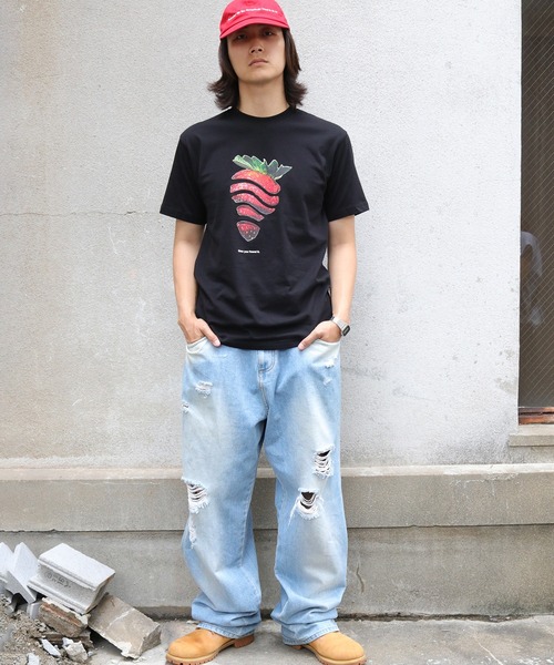 UNIT CHEST(ユニットチェスト)の「【UNIT CHEST】unique unisex T-shirt OIF designer eggs コラボT Strawberry byHARUKA YAMASAKI(Tシャツ/カットソー・メンズ・ブラック/ホワイト・L/M/S)」の11枚目の写真