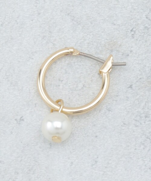 OPAQUE.CLIP(オペークドットクリップ)の「パール調フックピアス(ピアス(両耳用)・レディース・シルバー/ゴールド・00)」の5枚目の写真