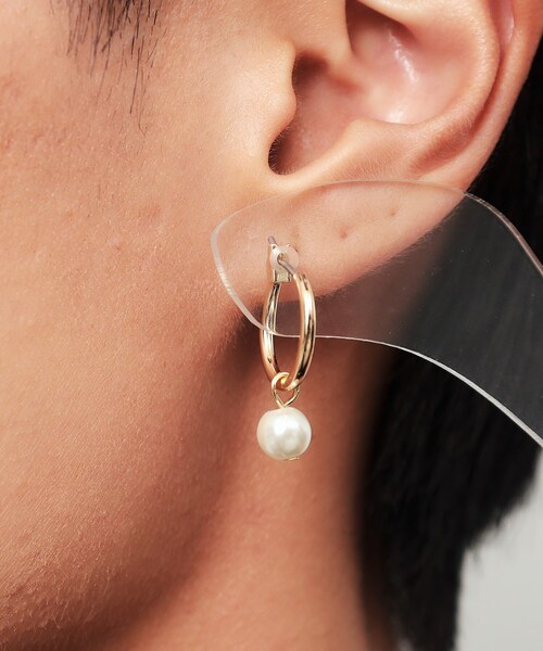 OPAQUE.CLIP(オペークドットクリップ)の「パール調フックピアス(ピアス(両耳用)・レディース・シルバー/ゴールド・00)」の8枚目の写真