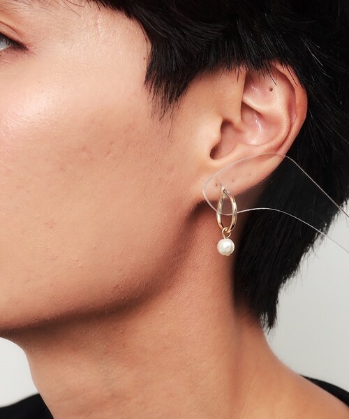 OPAQUE.CLIP(オペークドットクリップ)の「パール調フックピアス(ピアス(両耳用)・レディース・シルバー/ゴールド・00)」の10枚目の写真