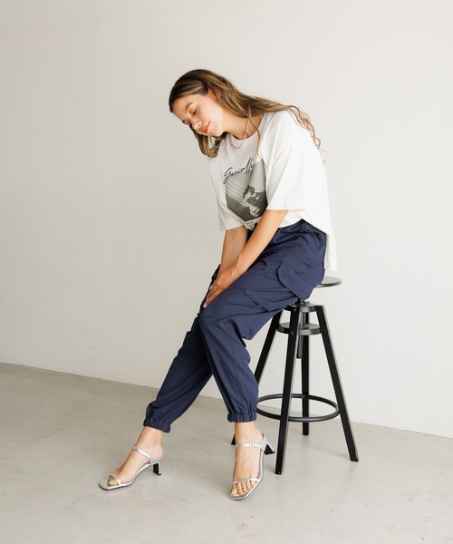 BAYFLOW（ベイフロー）の「[シワになりにくい]フォトプリントワイドＴ（Tシャツ/カットソー・レディース・オフホワイト/ピンク/グレイッシュベージュ・FREE）」の4枚目の写真