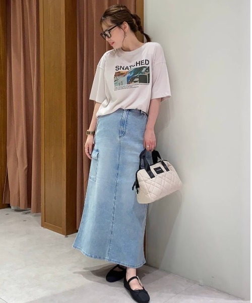 BAYFLOW（ベイフロー）の「[シワになりにくい]フォトプリントワイドＴ（Tシャツ/カットソー・レディース・オフホワイト/ピンク/グレイッシュベージュ・FREE）」の21枚目の写真