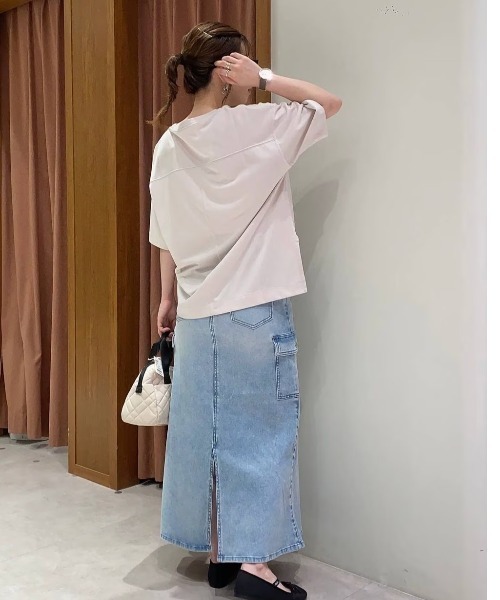 BAYFLOW（ベイフロー）の「[シワになりにくい]フォトプリントワイドＴ（Tシャツ/カットソー・レディース・オフホワイト/ピンク/グレイッシュベージュ・FREE）」の22枚目の写真