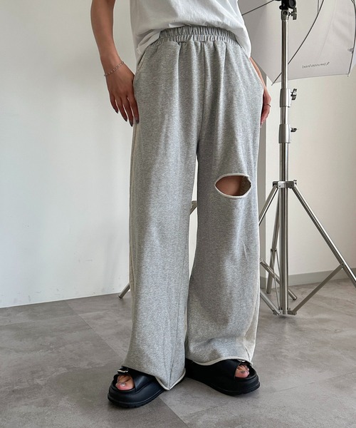 apres jour mignon(アプレジュールミニョン)の「ダメージスウェットパンツ【ZOZOTOWN限定アイテム】(スウェットパンツ・レディース・ブラック/グレー/パープル・X-LARGE/SMALL/MEDIUM)」の12枚目の写真
