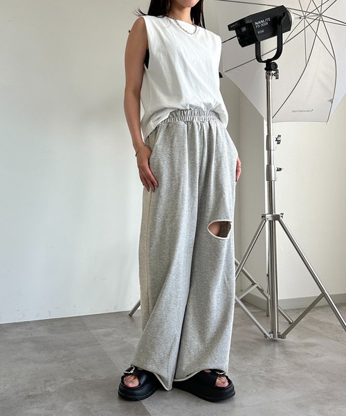 apres jour mignon(アプレジュールミニョン)の「ダメージスウェットパンツ【ZOZOTOWN限定アイテム】(スウェットパンツ・レディース・ブラック/グレー/パープル・X-LARGE/SMALL/MEDIUM)」の16枚目の写真