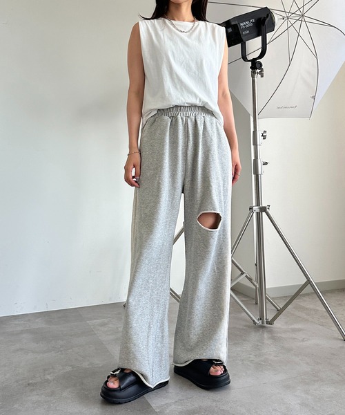 apres jour mignon(アプレジュールミニョン)の「ダメージスウェットパンツ【ZOZOTOWN限定アイテム】(スウェットパンツ・レディース・ブラック/グレー/パープル・X-LARGE/SMALL/MEDIUM)」の17枚目の写真