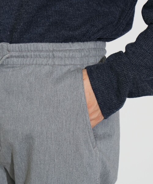 BEAMS HEART(ビームスハート)の「【ユニセックス】【4色展開】スポーティ イージーパンツ(ストレッチ)(デニムパンツ・メンズ・サックスブルー/チャコールグレー/インディゴブルー/グレー・MEDIUM/LARGE/SMALL)」の21枚目の写真