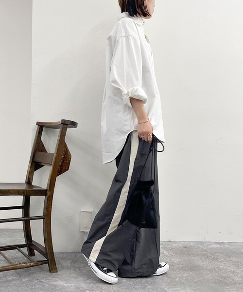 fredy emue（フレディエミュ）の「BASIC デニムシャツ（シャツ/ブラウス・レディース・ネイビー/オフホワイト/ブルー・38）」の6枚目の写真