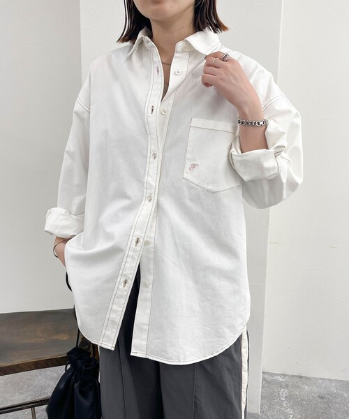 fredy emue（フレディエミュ）の「BASIC デニムシャツ（シャツ/ブラウス・レディース・ネイビー/オフホワイト/ブルー・38）」の12枚目の写真