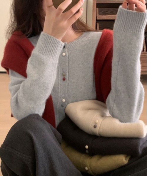 kirakiraShop(キラキラショップ)の「ふんわり素材で可愛らしい。配色ボタン モヘア ニット カーディガン(カーディガン/ボレロ・レディース・チャコール/ボルドー/ブラック/ライトベージュ/グレー・FREE)」の15枚目の写真