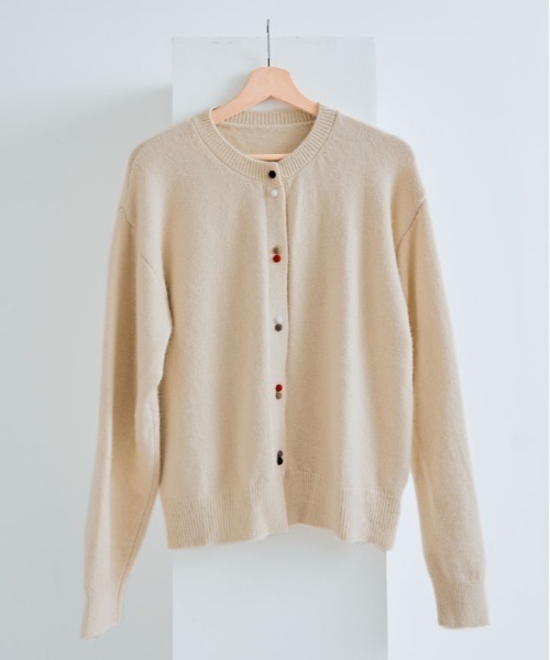 セール】ふんわり素材で可愛らしい。配色ボタン モヘア ニット