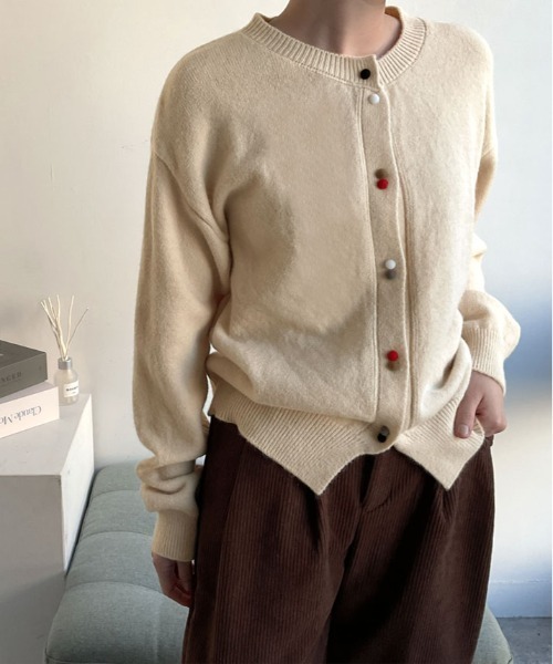 セール】ふんわり素材で可愛らしい。配色ボタン モヘア ニット