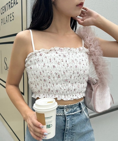 one after another NICE CLAUP（ワンアフターアナザーナイスクラップ）の「シャーリングビスチェ（キャミソール・レディース・オフホワイト/ブラック/ホワイト系その他/ブラウン・FREE）」の6枚目の写真