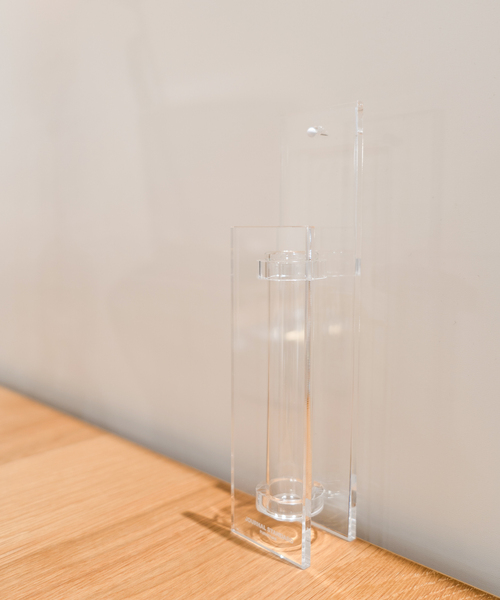WALL FLOWER VASE 壁掛け フラワーベース（フラワーベース